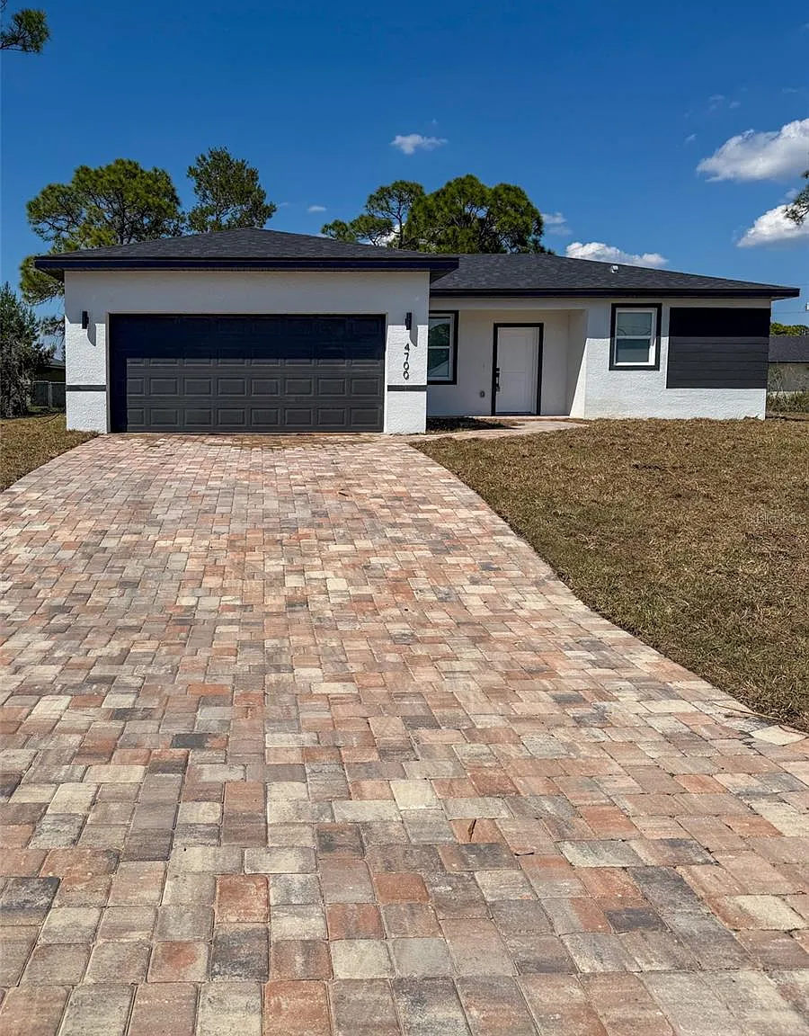 3 bed, 2.0 bath, 1270 sqft, $1,900 — Photo 1