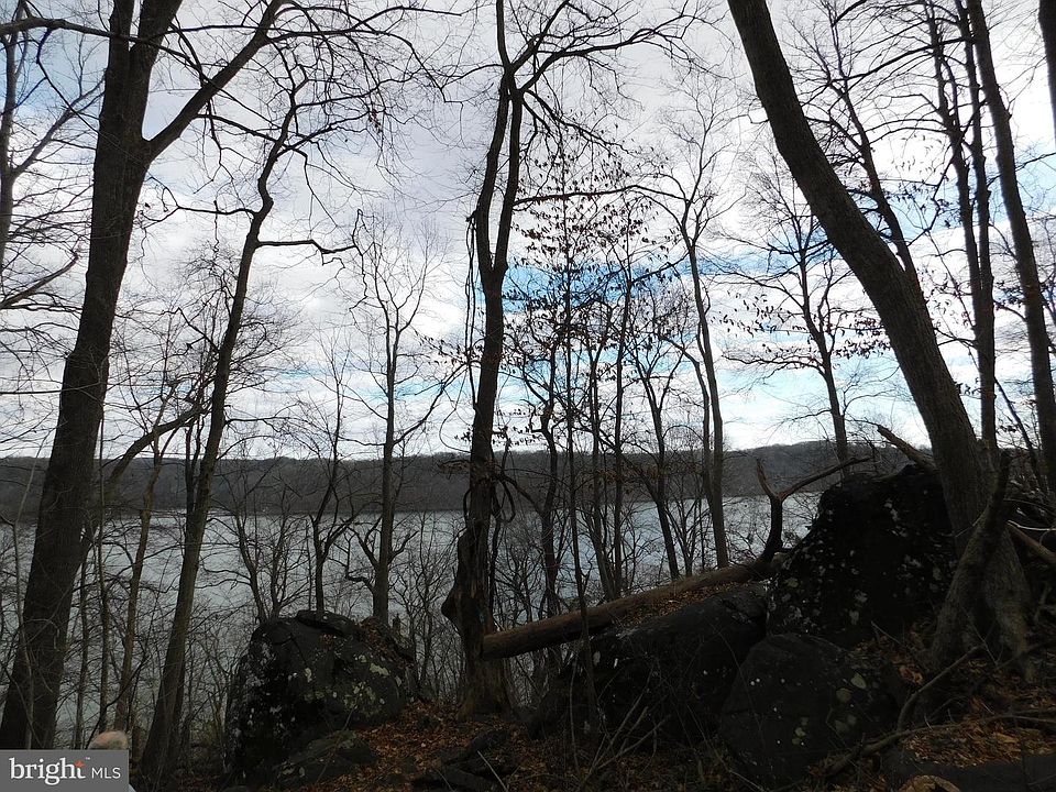 1st image of 3909 River Rd