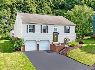 118 Stratford Ct, New Stanton, PA 15672