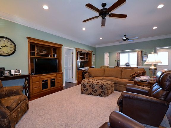3rd image of 2803 S College Dr