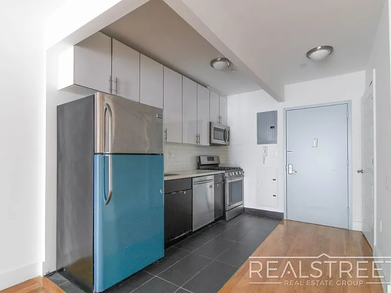 90-02 Queens Blvd #428 — Photo 2