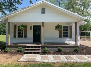 513 S Main St, Bogata, TX 75417