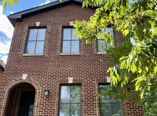 3720 N Troy St, Chicago, IL 60618