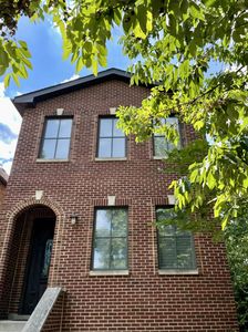 3720 N Troy St, Chicago, IL, 60618