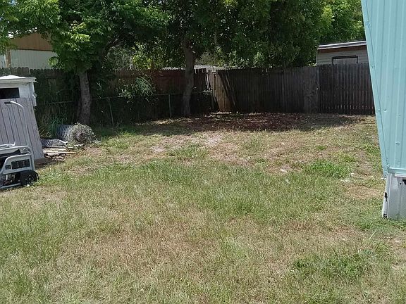 3rd image of 119 Sierra St N