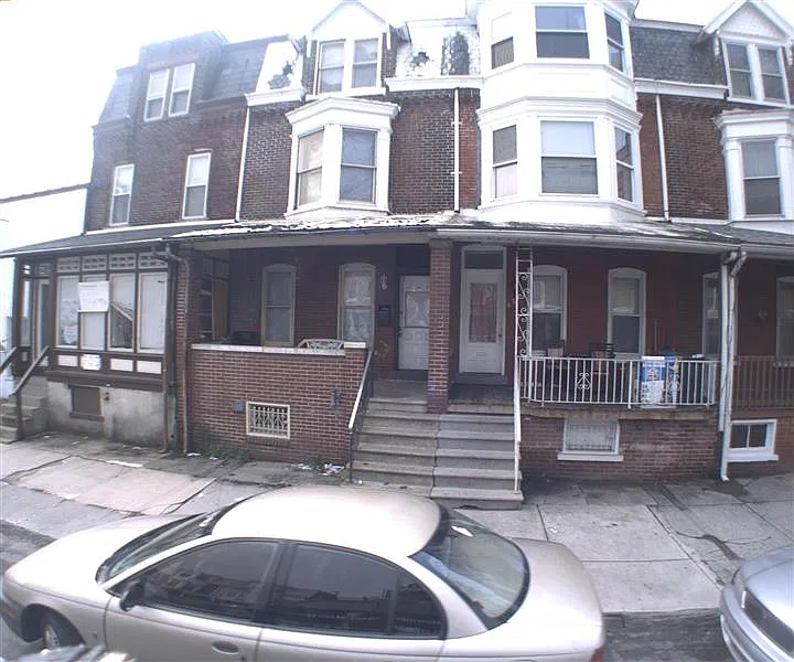 5 bed, 1978 sqft, $1,700 — Photo 1