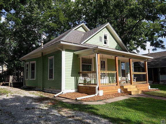 3rd image of 511 Cottonwood St