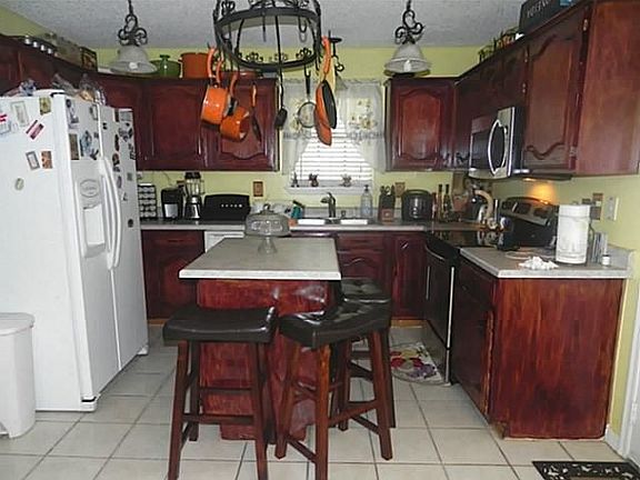 5th image of 2824 Windsor Dr