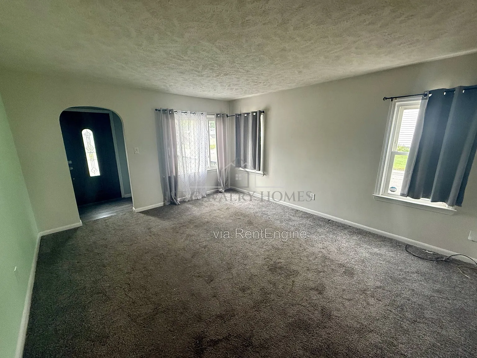 3 bed, 1.0 bath, 1200 sqft, $1,675 — Photo 3