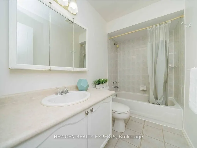 1856 Woodgate Ct — Photo 9