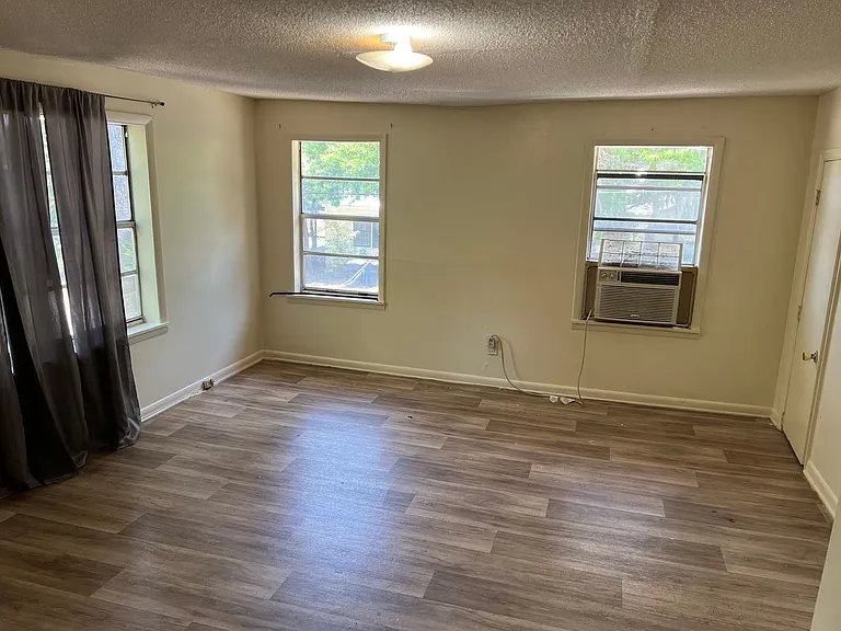 1801 Goodyear Ave — Photo 6