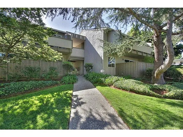 Building Photo - 14245 Lora Dr #22