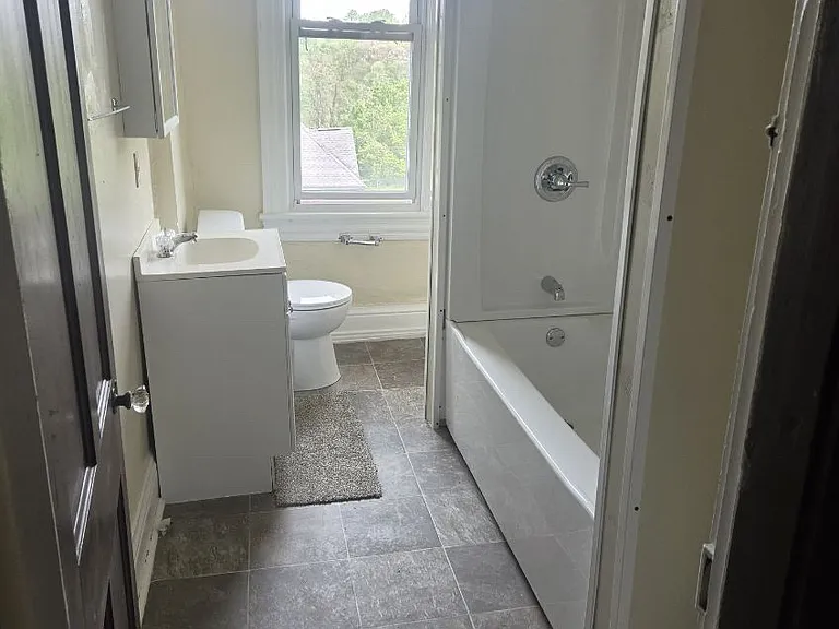 310 Maryland Ave — Photo 29