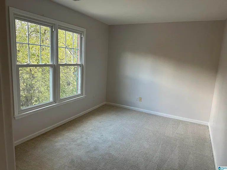 1715 Columbiana Ln — Photo 27