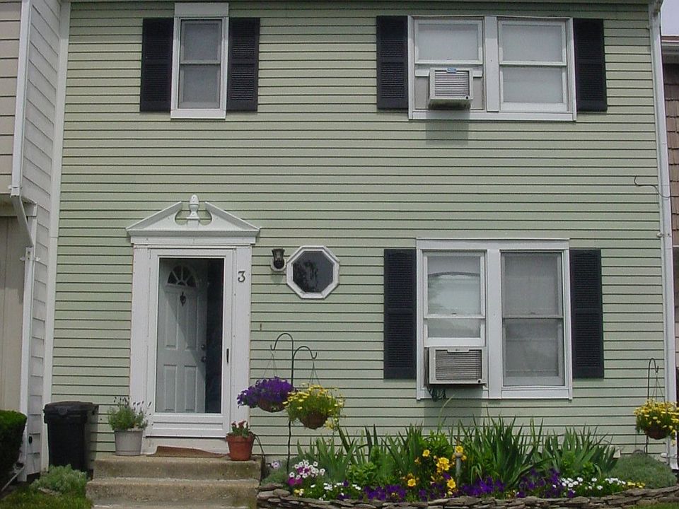 1st image of 3 Charlottsville Ct