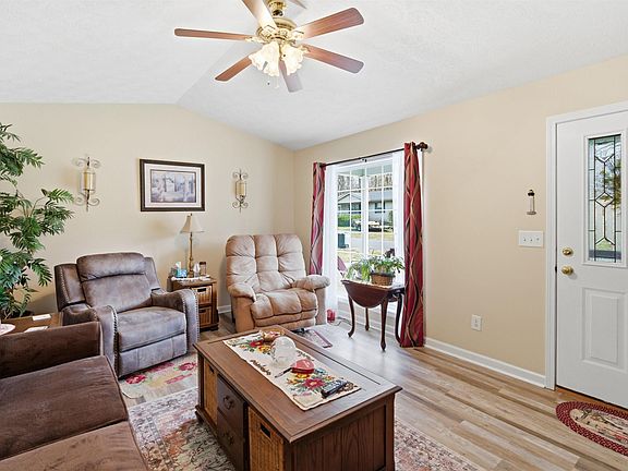 5th image of 196 Pebble Creek Dr