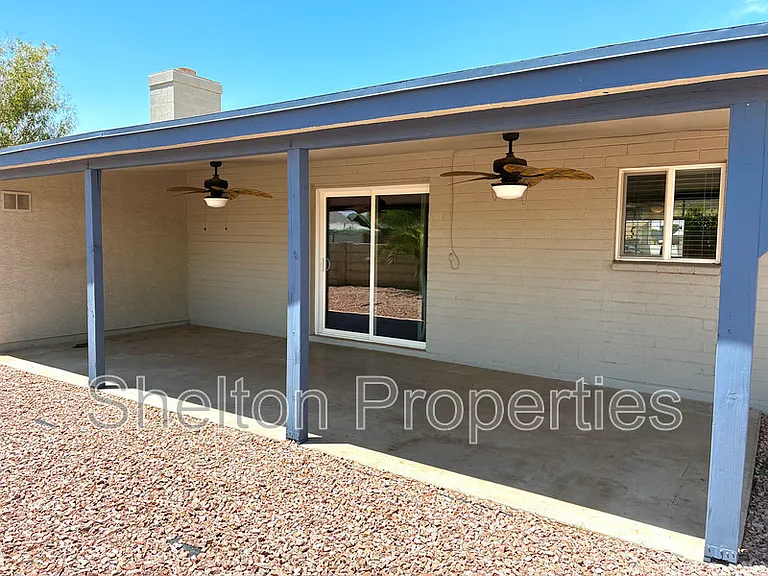 1421 S Roberts Rd — Photo 21