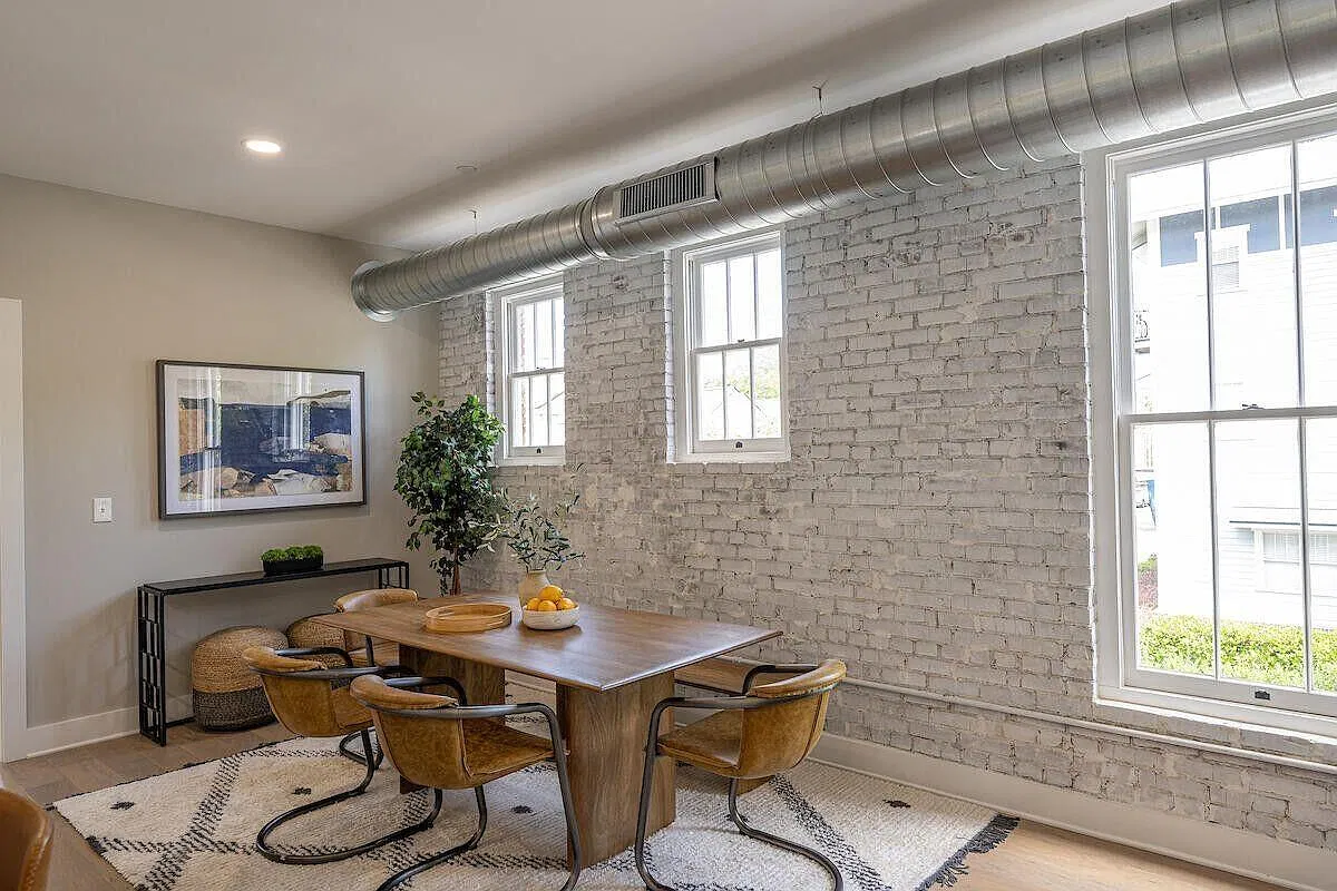 70 Carolina St — Photo 3