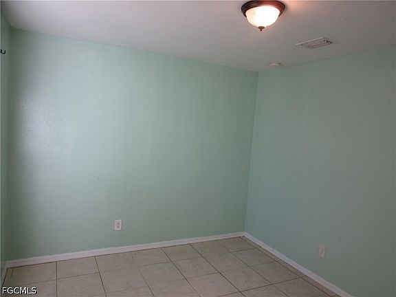 4th image of 922 Eisenhower Blvd