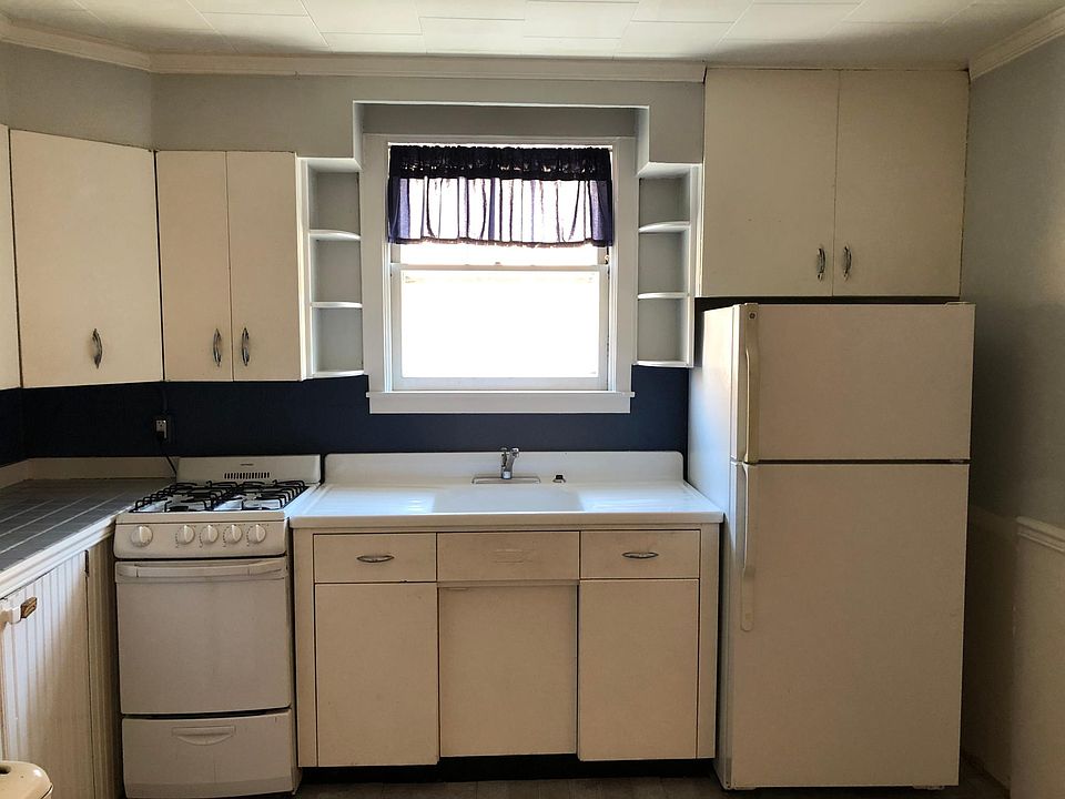 1st image of 2844 N Avers Ave APT 3