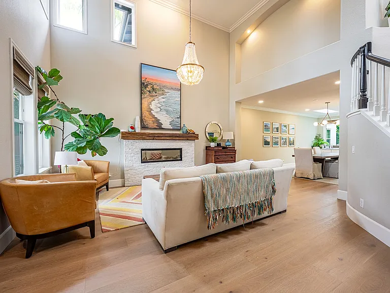 341 Calle De Adele — Photo 15