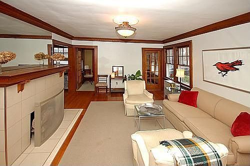 Living Room w/ beautful woodwork & HWF