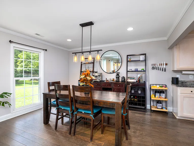 909 Club Ln — Photo 30