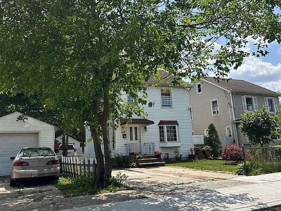 4th image of 162 Harvard St