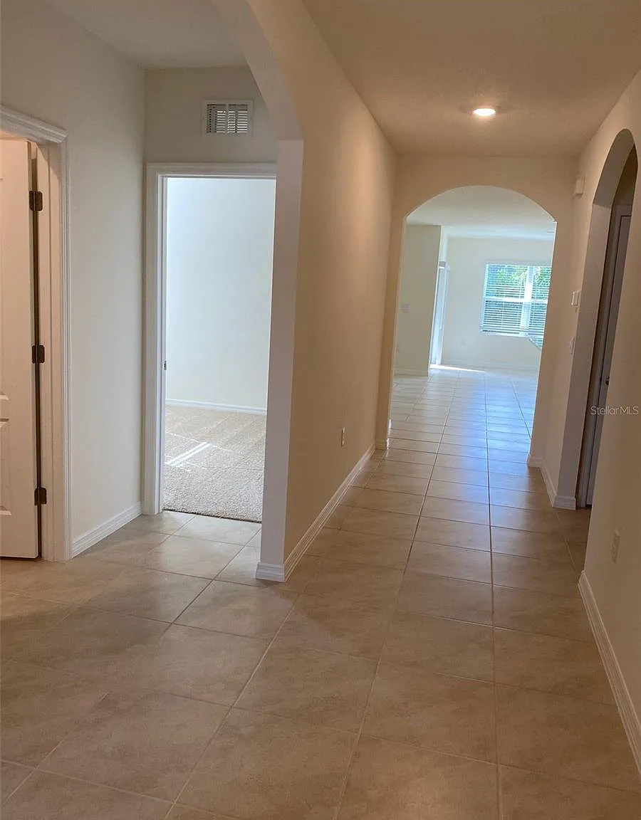 3 bed, 1930 sqft, $2,250 — Photo 4