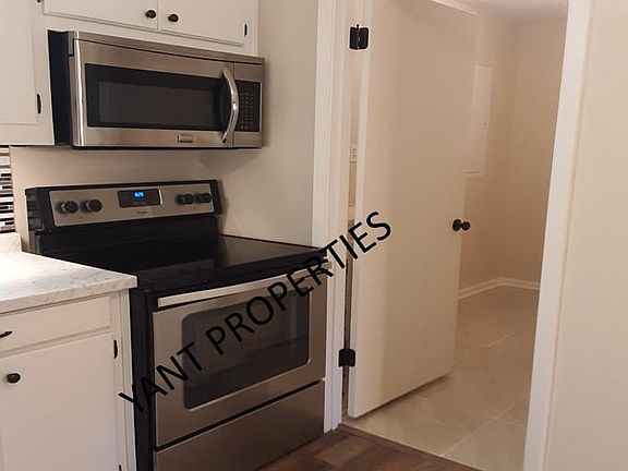 Kitchen/Laundry Room