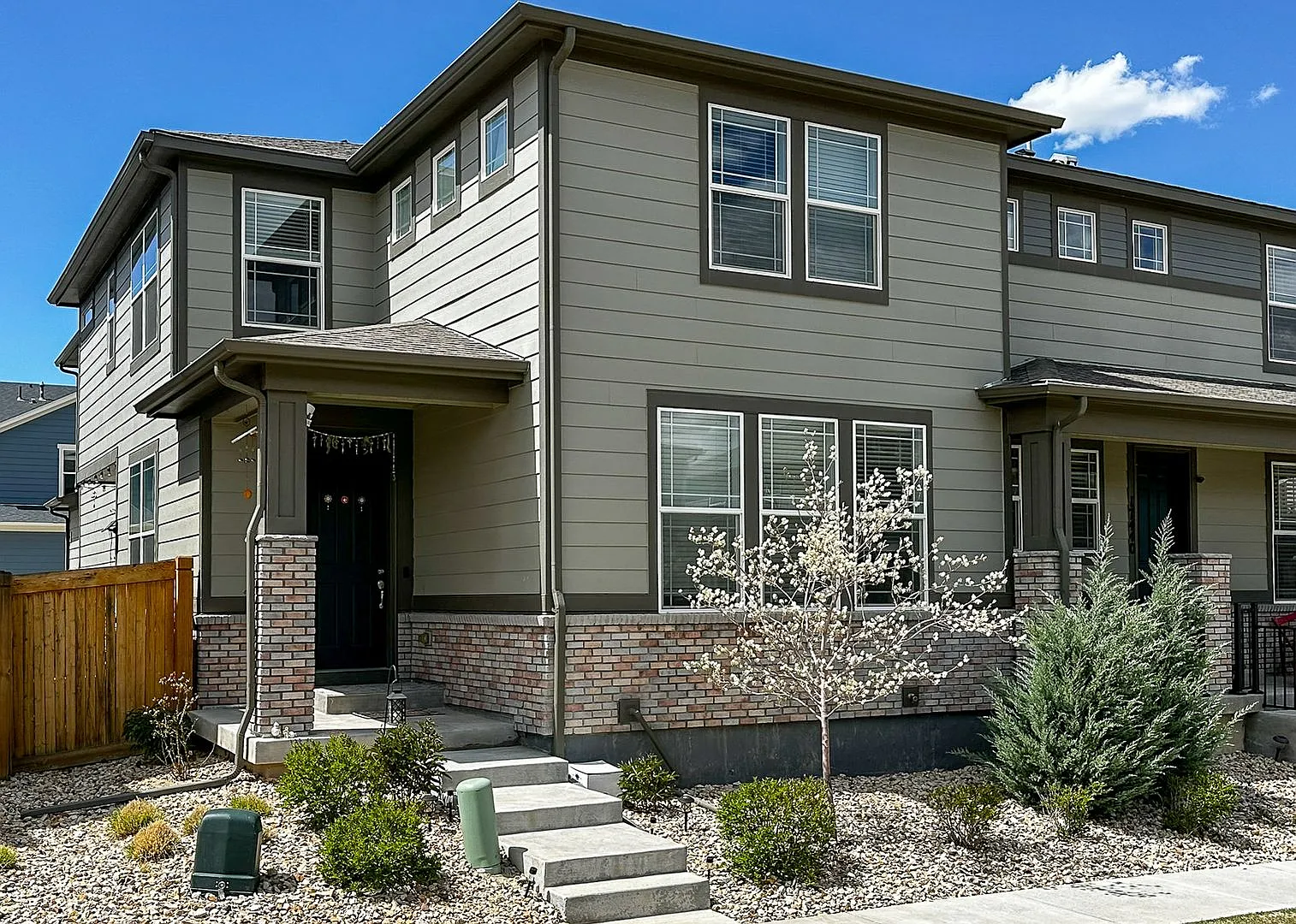 Nearly New 3-Bed Paired Home In Senderos Creek Community! — Photo 1