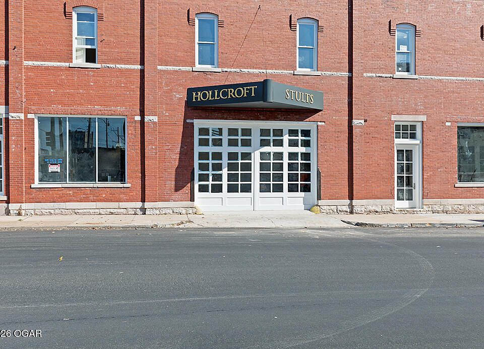 1st image of 401 Virginia Ave #102