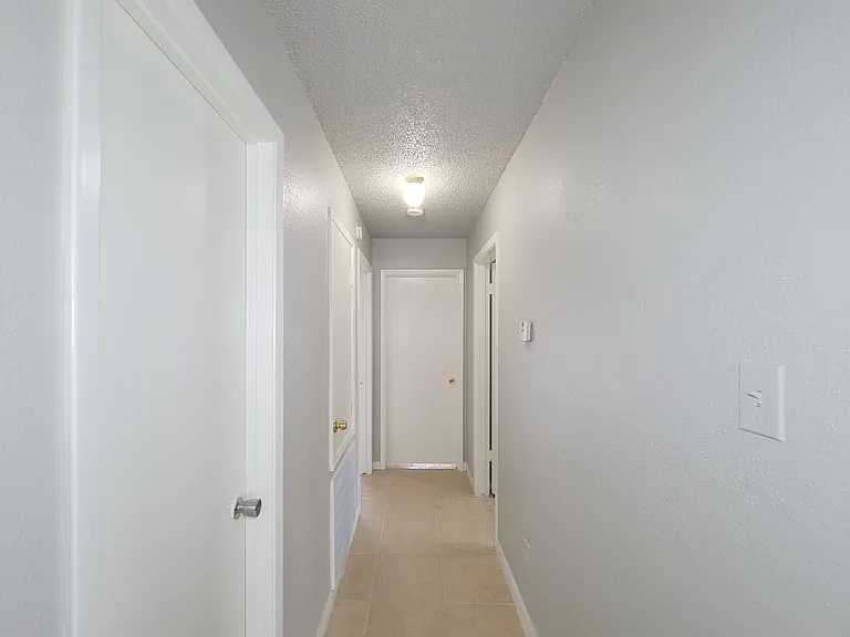 17706 Glenhagen Ct — Photo 2