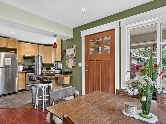 3rd image of 2792 Derwent Ave