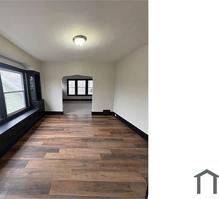 4th image of 15710 Corsica Ave #1