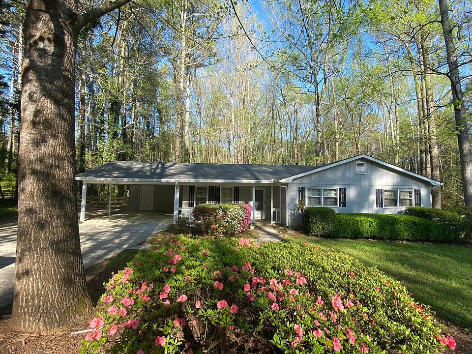 1st image of 3947 Woodland Cir SE