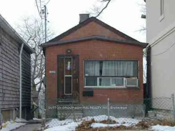 128 Spears St, Toronto, ON M6N 3X7