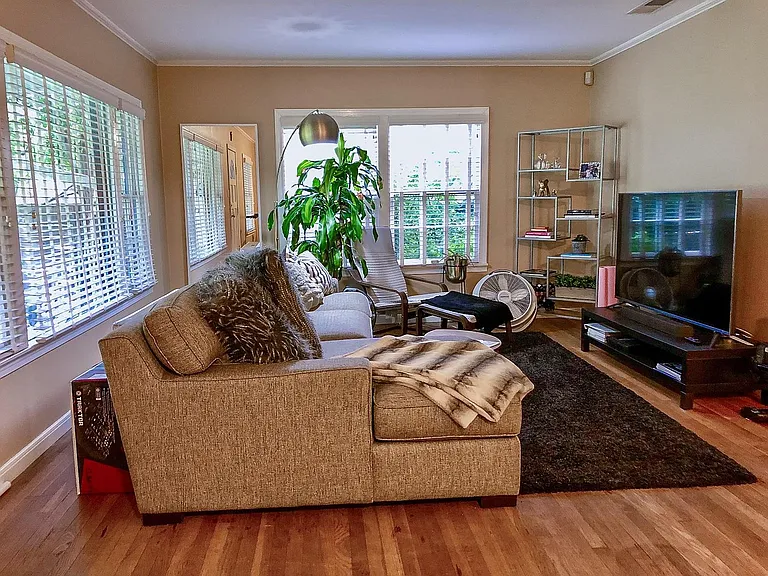 2420 Hartford Rd #A — Photo 4