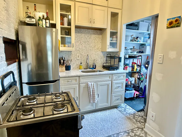 271 Chestnut Ave #R — Photo 5