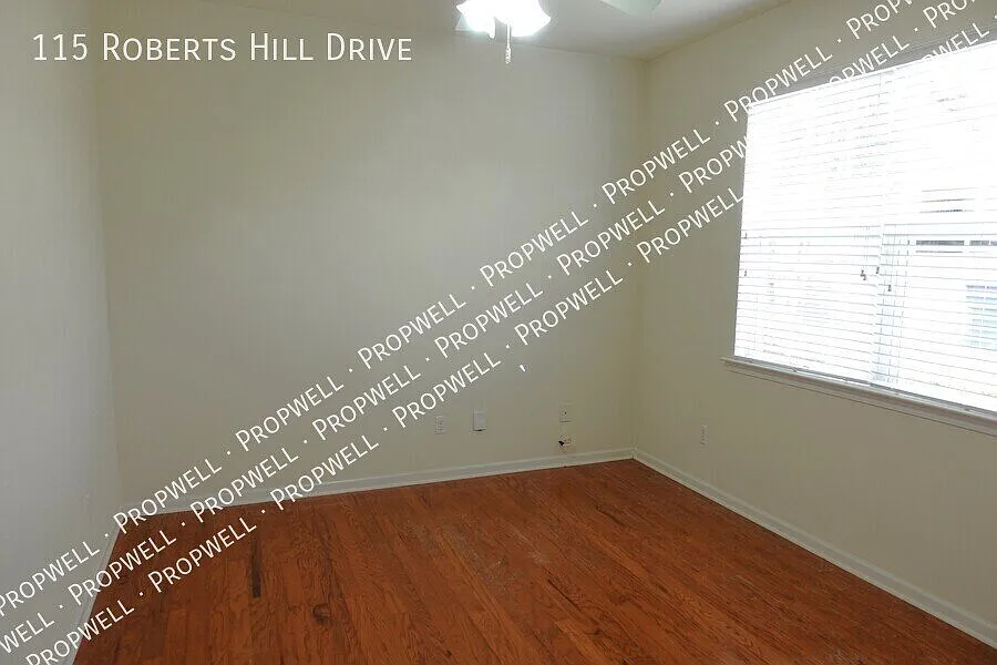 4 bed, 2.5 bath, 2470 sqft, $2,190 — Photo 4