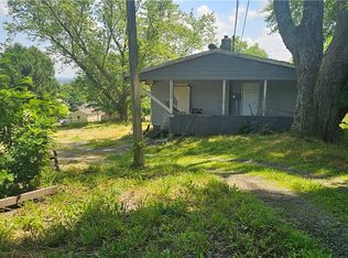 89 S Lee Ave, New Castle, PA 16101