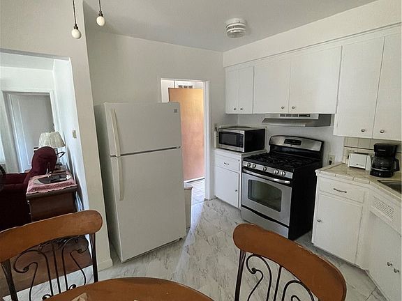 5th image of 22465 Bay Ave