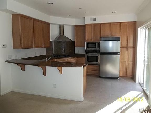 3rd image of 633 1st St W