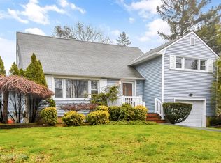 755 Wenwood Dr, East Meadow, NY 11554
