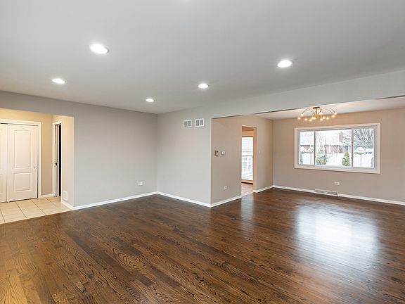 3rd image of 1218 E 166th Pl