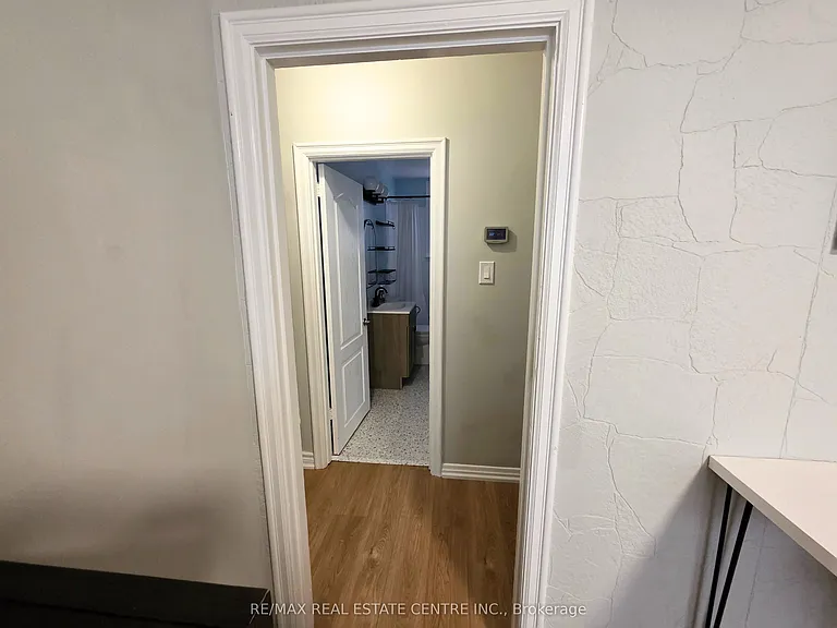 81 E 11th St — Photo 11