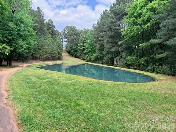 5th image of 5017 Hermitage Ct #202