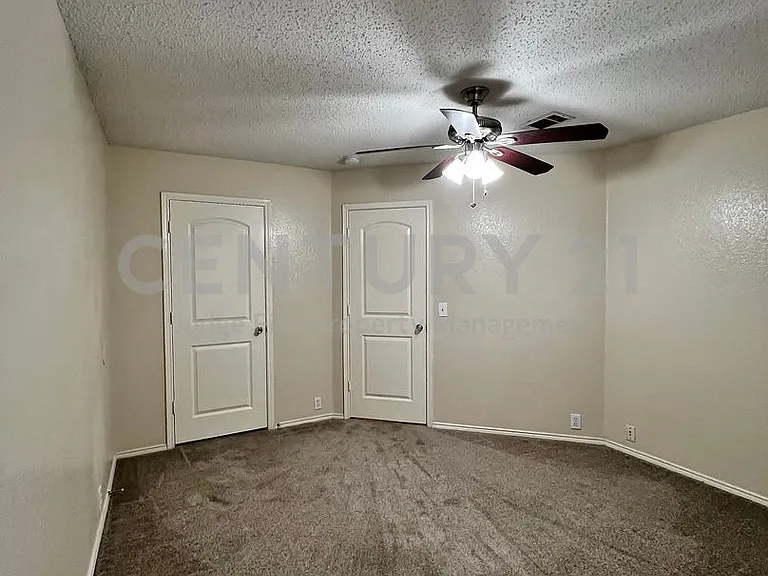 1901 Berkeley Dr — Photo 16
