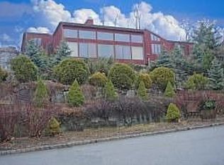 195 Eileen Dr, Cedar Grove, NJ 07009