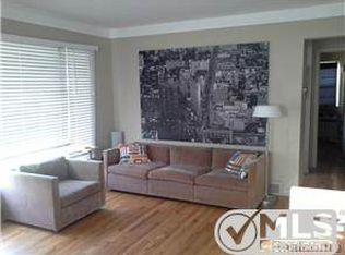 10061 W Eleven Mile Rd, Huntington Woods, MI 48070